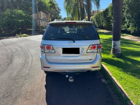 Toyota Hilux SW4 SR 4x2 2.7/ 2.7 Flex 16V Aut.