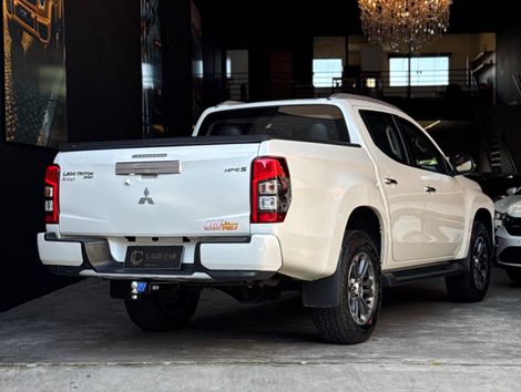 Mitsubishi L200 Triton Sport HPE-S 2.4 CD Dies. Aut