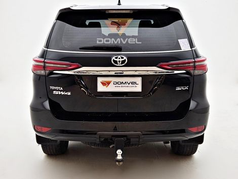 TOYOTA 2.8 D-4D TURBO DIESEL SRX 7L 4X4 AUTOMÁTICO