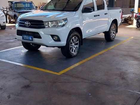Toyota Hilux CD 4x4 2.8 Diesel Mec.