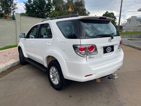 Toyota Hilux SW4 SR 4x2 2.7/ 2.7 Flex 16V Aut.