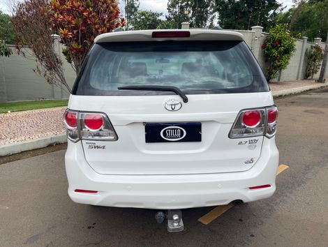 Toyota Hilux SW4 SR 4x2 2.7/ 2.7 Flex 16V Aut.