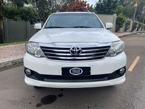 Toyota Hilux SW4 SR 4x2 2.7/ 2.7 Flex 16V Aut.