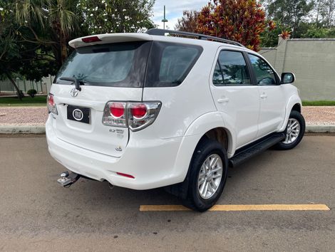 Toyota Hilux SW4 SR 4x2 2.7/ 2.7 Flex 16V Aut.