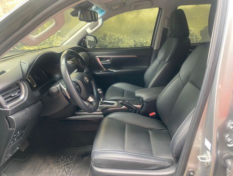 Toyota Hilux SW4 SRX Plat. 4x4 2.8 TB Die. Aut.