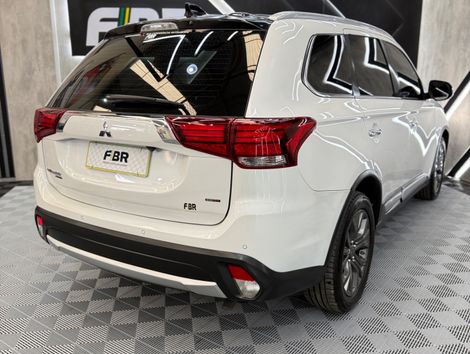 Mitsubishi OUTLANDER 2.2 165cv Diesel Aut.