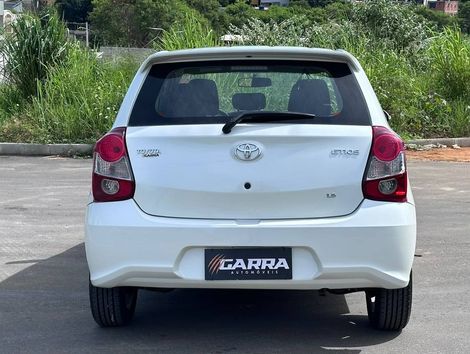 Toyota ETIOS X Plus 1.5 Flex 16V 5p Mec.