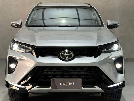 Toyota Hilux SW4 SRX Plat. 4x4 2.8 TB Die. Aut.