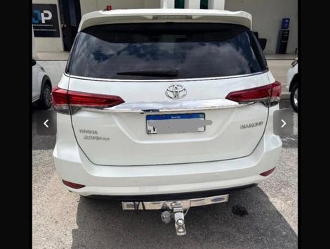 Toyota Hilux SW4 SRX Diamo. 4x4 2.8 TB Die Aut.