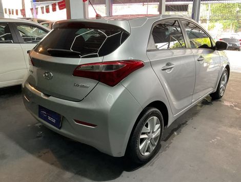 HYUNDAI 1.6 COMFORT PLUS 16V FLEX 4P MANUAL