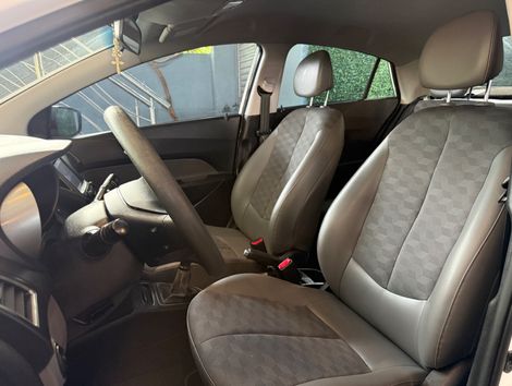 Hyundai 1.0 COMFORT PLUS 12V FLEX 4P MANUAL