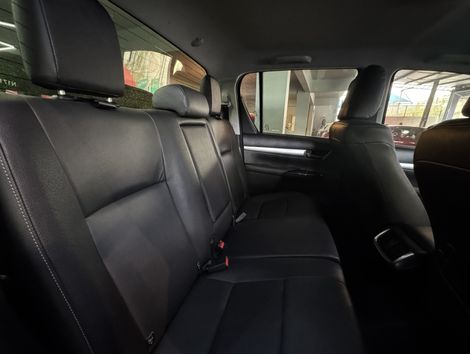 TOYOTA 2.8 D-4D TURBO DIESEL CD SRV 4X4 AUTOMÁTICO