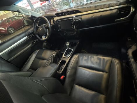 TOYOTA 2.8 D-4D TURBO DIESEL CD SRV 4X4 AUTOMÁTICO