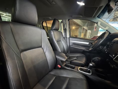 TOYOTA 2.8 D-4D TURBO DIESEL CD SRV 4X4 AUTOMÁTICO