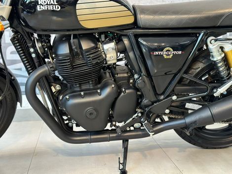 Royal Enfield Interceptor 650 Custom 