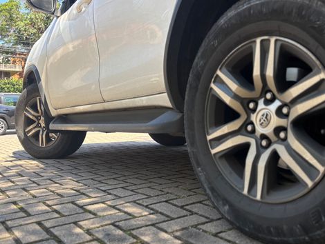 Toyota Hilux SW4 SR 4x2 2.7/ 2.7 Flex 16V Aut.