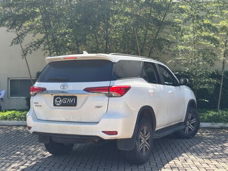 Toyota Hilux SW4 SR 4x2 2.7/ 2.7 Flex 16V Aut.