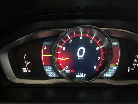 Volvo XC 60 T-5 R-DESIGN 2.0 FWD 5p