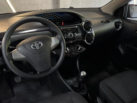 Toyota ETIOS XS Sedan1.5 Flex 16V 4p Mec.