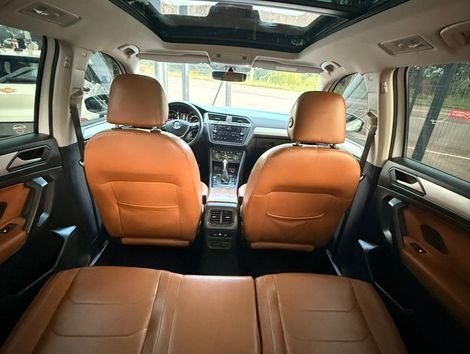 VolksWagen TIGUAN Allspac Comf 250 TSI 1.4 Flex