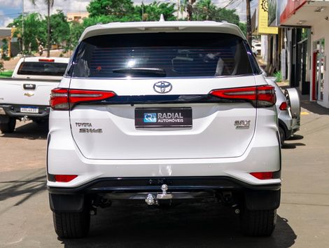 Toyota Hilux SW4 SRX Plat. 4x4 2.8 TB Die. Aut.