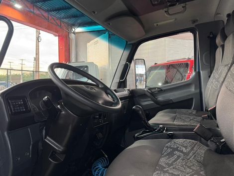 MERCEDES-BENZ Accelo 815 2p (diesel) (E5)