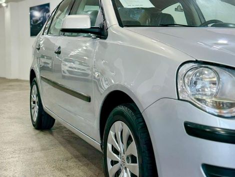 VolksWagen Polo Sedan 1.6 Mi Total Flex 8V 4p