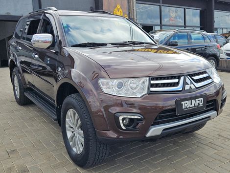 Mitsubishi Pajero HPE 3.2 4x4 T.I. Dies. 5p Aut.