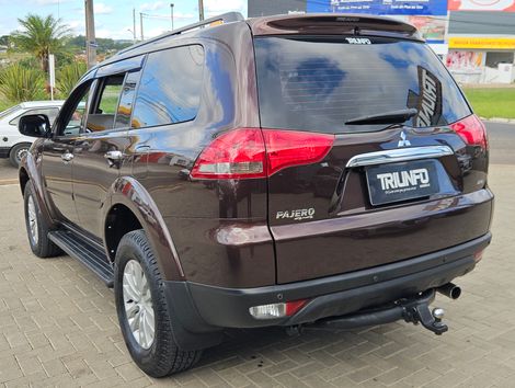 Mitsubishi Pajero HPE 3.2 4x4 T.I. Dies. 5p Aut.