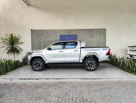 Toyota Hilux CD SRX Plus 4x4 2.8 TDI Die. Aut.