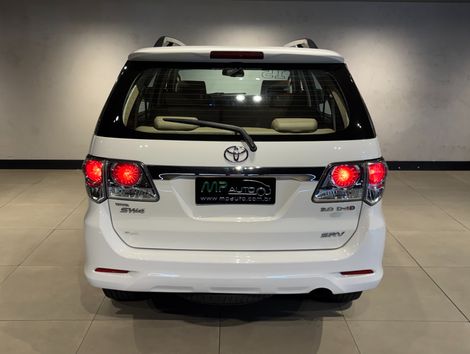 Toyota Hilux SW4 SRV D4-D 4x4 3.0 TDI Dies. Aut