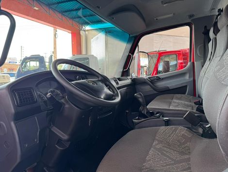 MERCEDES-BENZ Accelo 815 2p (diesel) (E5)