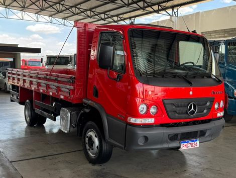 MERCEDES-BENZ Accelo 815 2p (diesel) (E5)