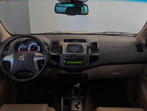 Toyota Hilux SW4 SRV D4-D 4x4 3.0 TDI Dies. Aut