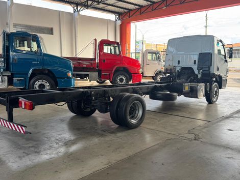 MERCEDES-BENZ Accelo 815 2p (diesel) (E5)