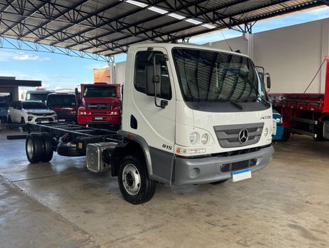 MERCEDES-BENZ Accelo 815 2p (diesel) (E5)