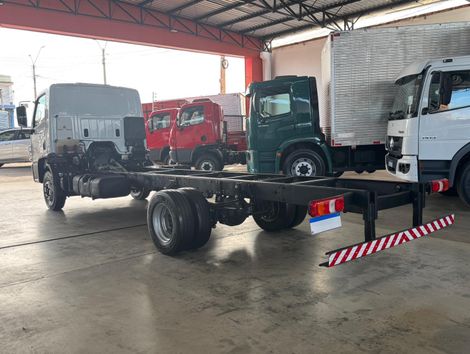 MERCEDES-BENZ Accelo 815 2p (diesel) (E5)