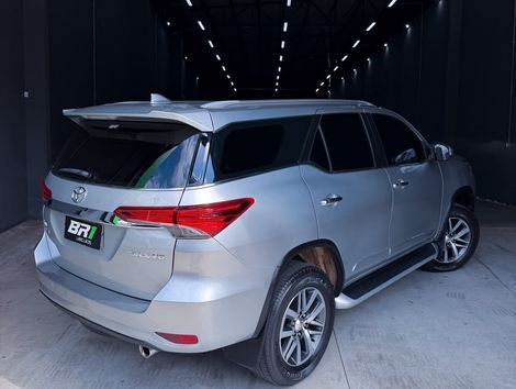 Toyota Hilux SW4 SRX 4x4 4.0 V6 24V Aut.