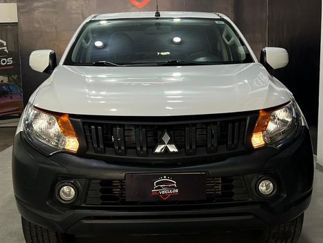 Mitsubishi L200 Tri. Outd. GLX 2.4 CD 4x4 Die. Mec.