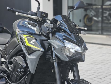 KAWASAKI Z 900