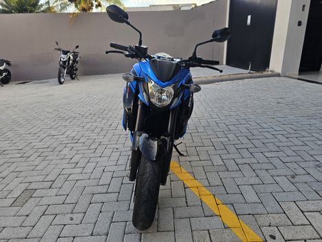 SUZUKI GSX-S 750