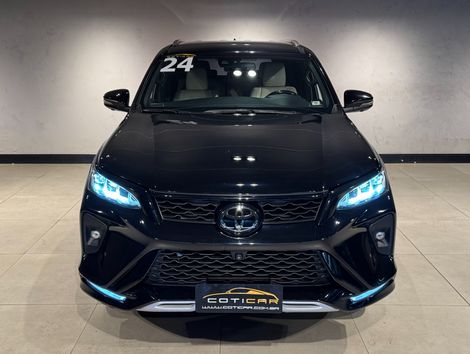 Toyota Hilux SW4 Diamond 2.8 TB 4x4 Die. Aut.