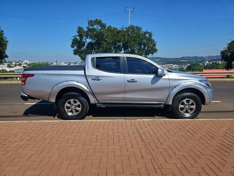 Mitsubishi L200 Tri. Outdo. GLS 2.4 CD 4x4 Die. Aut