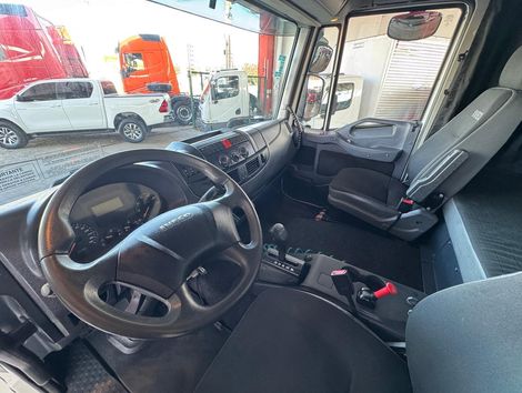 IVECO TECTOR 31-300 8x2 (diesel)(E5)