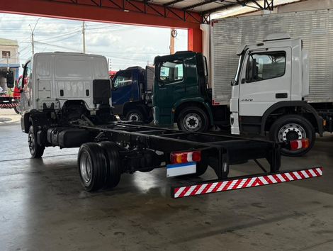 MERCEDES-BENZ Accelo 815 2p (diesel) (E5)