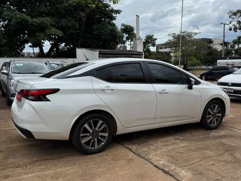Nissan VERSA Advance 1.6 16V Flex Aut.