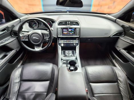 Jaguar XE 2.0 Turbocharged R-Sport Aut.