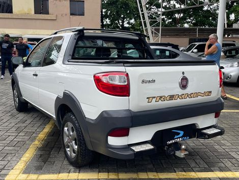 Fiat Strada Trekking 1.6 16V Flex CD