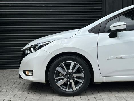 Nissan VERSA Advance 1.6 16V Flex Aut.