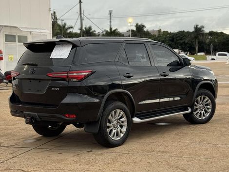 Toyota Hilux SW4 SRX 4x4 2.8 TDI 16V Dies. Aut.